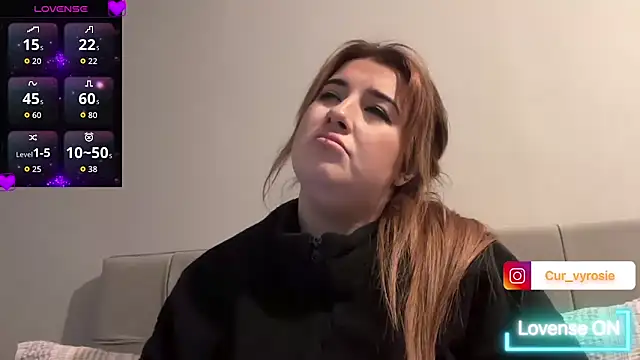 Snapshot of Curvy_Rosie99 chatting on 02-03-26, 06:46 Curvy Rosie99 online show from 02-03-26, 06:46