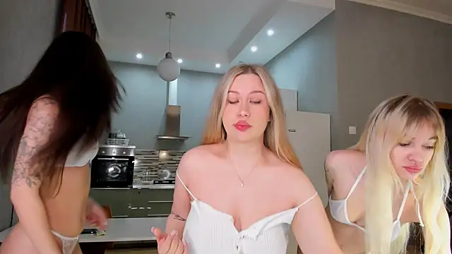hannah x x  online show from 03-16-25, 08:32