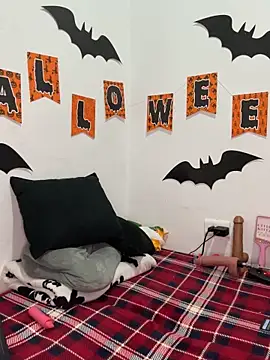 paisitahot1975 online show from 10-28-25, 11:36