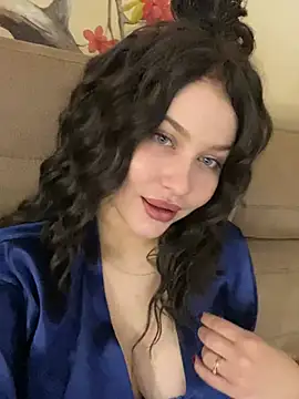 Snapshot of KikiWatson chatting on 02-21-25, 05:31 KikiWatson online show from 02-21-25, 05:31