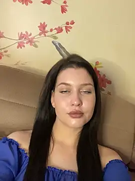 Snapshot of KikiWatson chatting on 03-19-25, 11:17 KikiWatson online show from 03-19-25, 11:17
