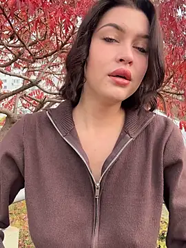 KikiWatson online show from 10-31-25, 07:16