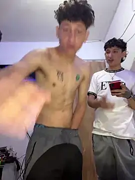 Snapshot of LatinBoysxxx chatting on 01-28-25, 04:19 LatinBoysxxx online show from 01-28-25, 04:19