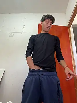 Snapshot of LatinBoysxxx chatting on 03-27-26, 07:15 LatinBoysxxx online show from 03-27-26, 07:15