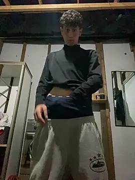 Snapshot of LatinBoysxxx chatting on 02-26-26, 05:18 LatinBoysxxx online show from 02-26-26, 05:18