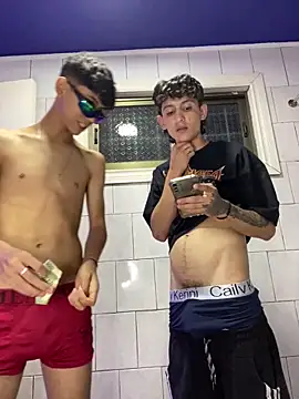 Snapshot of LatinBoysxxx chatting on 01-17-25, 09:17 LatinBoysxxx online show from 01-17-25, 09:17