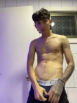 Snapshot of LatinBoysxxx chatting on 01-17-25, 06:15 LatinBoysxxx online show from 01-17-25, 06:15