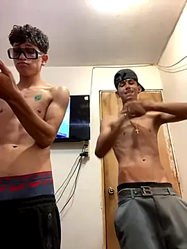 Snapshot of LatinBoysxxx chatting on 12-06-24, 01:46 LatinBoysxxx online show from 12-06-24, 01:46