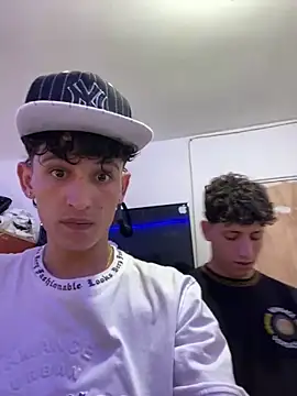 Snapshot of LatinBoysxxx chatting on 12-25-24, 07:13 LatinBoysxxx online show from 12-25-24, 07:13