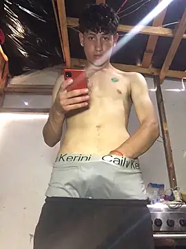 Snapshot of LatinBoysxxx chatting on 02-18-26, 04:47 LatinBoysxxx online show from 02-18-26, 04:47