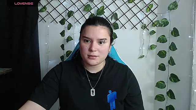 Snapshot of Nika_1_ chatting on 07-11-26, 01:28 Nika 1 online show from 07-11-26, 01:28