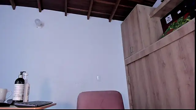 medussa13  online show from 12-19-25, 12:40