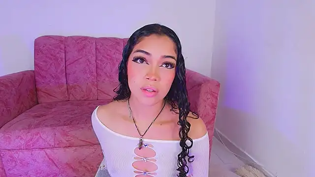 Snapshot of Sara_Jhonson chatting on 09-27-25, 10:38 Sara Jhonson online show from 09-27-25, 10:38