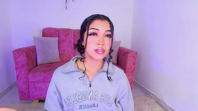 Snapshot of Sara_Jhonson chatting on 10-04-25, 11:06 Sara Jhonson online show from 10-04-25, 11:06