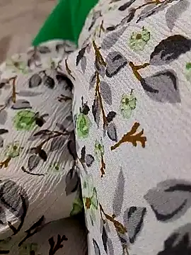 Snapshot of sneha_telugu_girl chatting on 02-17-25, 11:55 sneha telugu girl online show from 02-17-25, 11:55