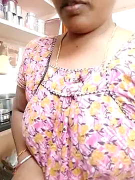 Snapshot of sneha_telugu_girl chatting on 03-12-25, 03:57 sneha telugu girl online show from 03-12-25, 03:57