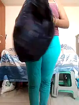 Snapshot of sneha_telugu_girl chatting on 02-09-25, 06:01 sneha telugu girl online show from 02-09-25, 06:01