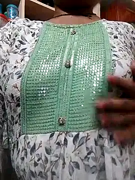 Snapshot of sneha_telugu_girl chatting on 01-25-25, 04:24 sneha telugu girl online show from 01-25-25, 04:24