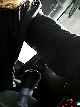 Snapshot of uber_babe chatting on 03-05-25, 03:08 uber babe online show from 03-05-25, 03:08