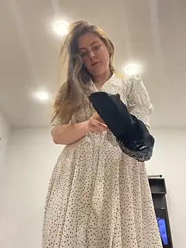 Topvi  online show from 12-15-25, 02:34