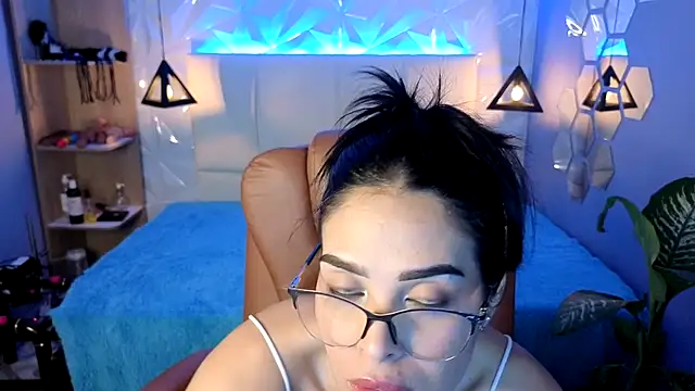 AlessiaVal  online show from 11-12-25, 02:54