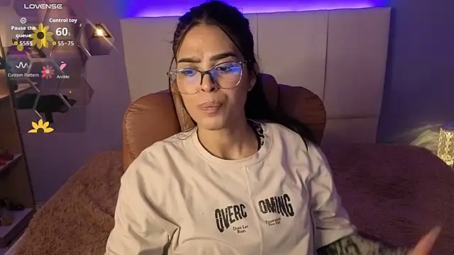 Snapshot of AlessiaVal_ chatting on 09-25-25, 09:21 AlessiaVal online show from 09-25-25, 09:21