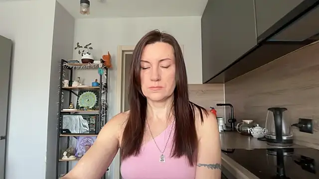 Snapshot of jainesummer chatting on 10-21-25, 09:19 jainesummer online show from 10-21-25, 09:19