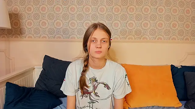 GlennaArras online show from 12-15-24, 05:42