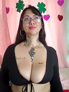 Snapshot of Saloome- chatting on 03-17-25, 05:16 Saloome- online show from 03-17-25, 05:16