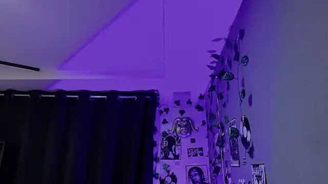 yulianademond66 online show from 04-22-26, 02:13