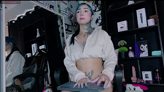 yulianademond66 online show from 03-06-26, 02:01