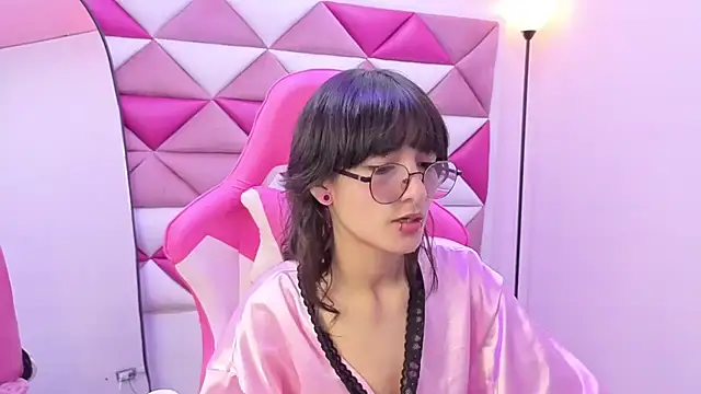 Snapshot of Danny_Face chatting on 02-10-26, 02:05 Danny Face online show from 02-10-26, 02:05