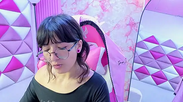 Snapshot of Danny_Face chatting on 02-19-26, 02:25 Danny Face online show from 02-19-26, 02:25