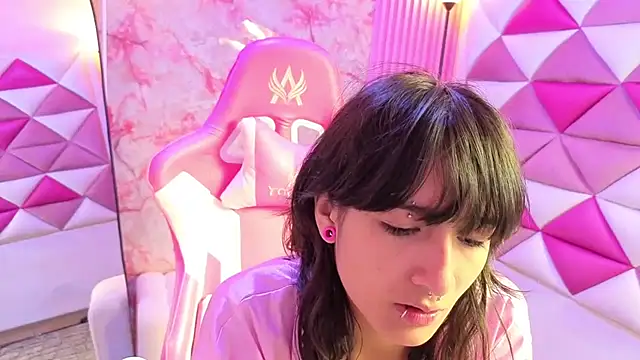 Snapshot of Danny_Face chatting on 02-26-26, 02:06 Danny Face online show from 02-26-26, 02:06