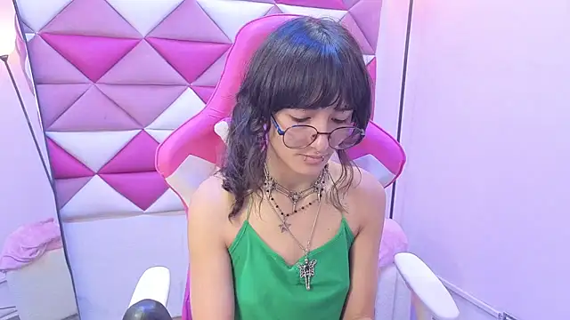 Snapshot of Danny_Face chatting on 02-09-26, 02:04 Danny Face online show from 02-09-26, 02:04