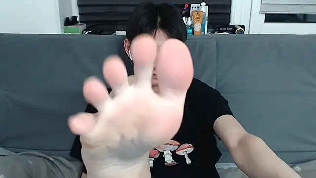 Miram Yu online show from 02-24-25, 12:41