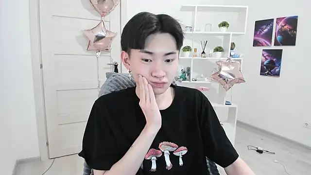 Miram Yu online show from 02-22-25, 09:15