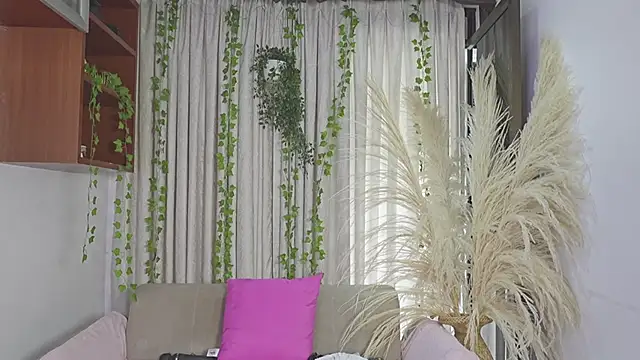 HannaRhodes online show from 04-08-26, 03:24