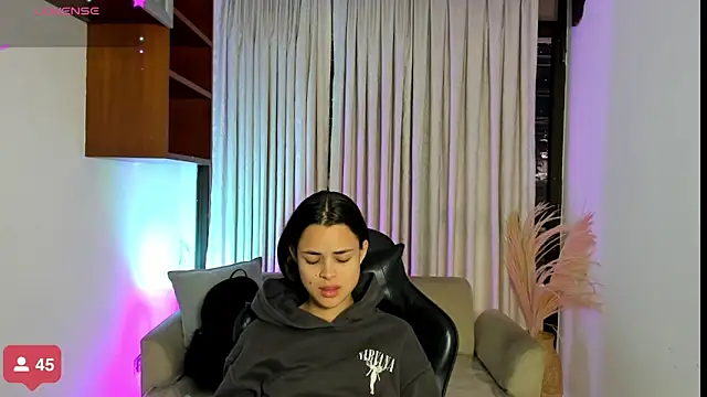 HannaRhodes online show from 11-04-25, 01:37