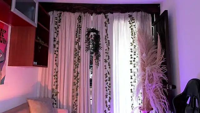 HannaRhodes online show from 04-18-26, 01:46