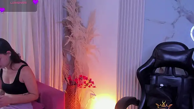 HannaRhodes online show from 04-28-26, 02:43
