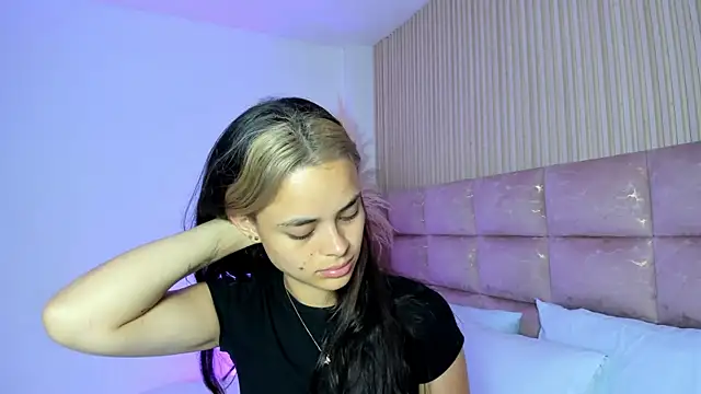 HannaRhodes online show from 05-25-26, 03:00