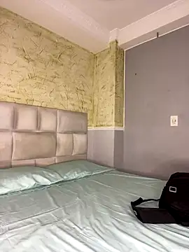 HannaRhodes online show from 10-30-25, 01:53