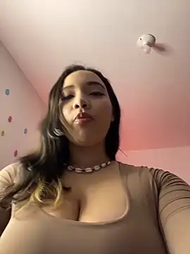 Snapshot of MadelineBenet chatting on 04-07-26, 04:36 MadelineBenet online show from 04-07-26, 04:36