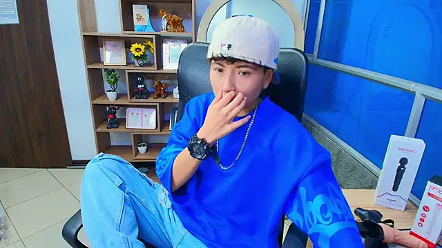 Im Mathias online show from 11-29-25, 02:12