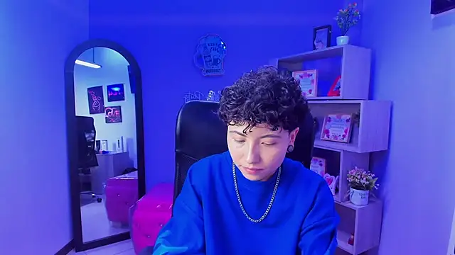 Im Mathias online show from 11-20-25, 04:13