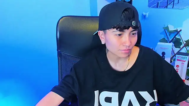 Im Mathias online show from 12-21-25, 03:14