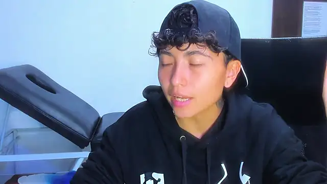 Im Mathias online show from 02-11-26, 03:28