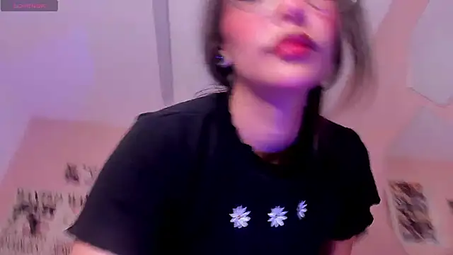 Snapshot of Luna-Chann chatting on 03-07-25, 10:54 Luna-Chann online show from 03-07-25, 10:54