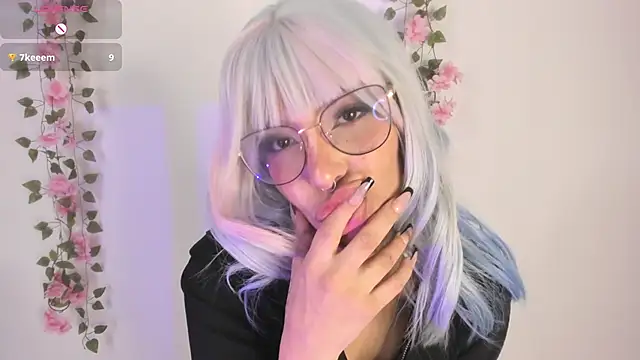 Snapshot of Luna-Chann chatting on 06-15-26, 08:08 Luna-Chann online show from 06-15-26, 08:08